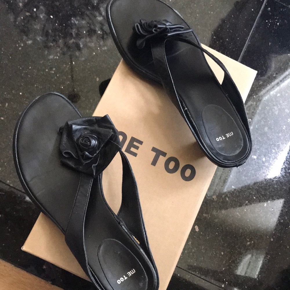 Sandal with heel